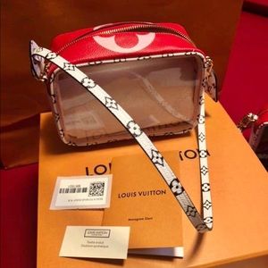 Limited Edition. LOUIS VUITTON BEACH POUCH.